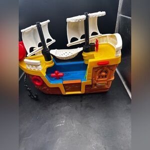 Fisher Price Little People Pirate Ship  with Music & Sounds 2005 Tested/ Works
